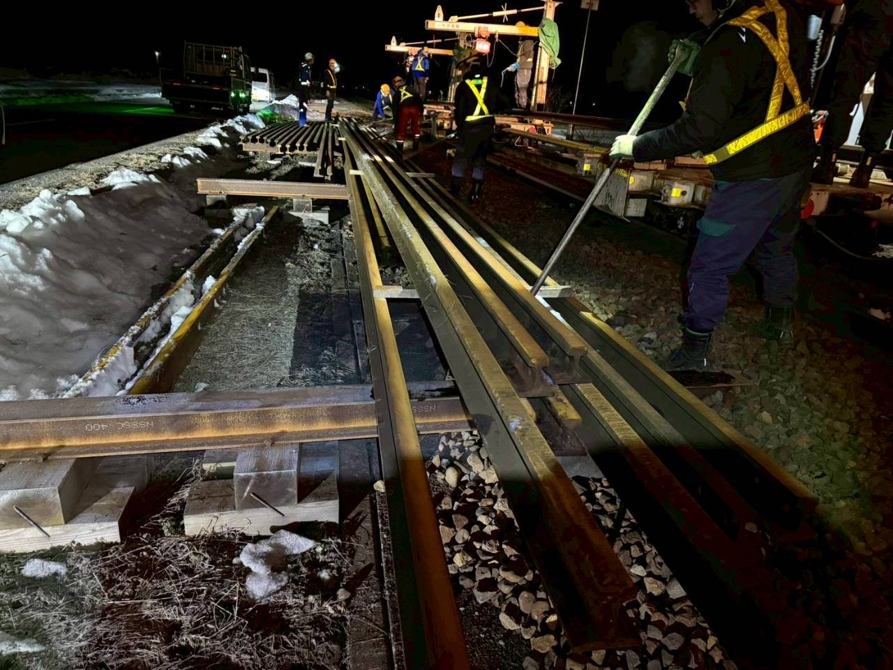 特殊車両によるレール運搬