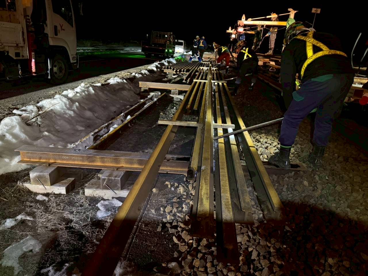 特殊車両によるレール運搬